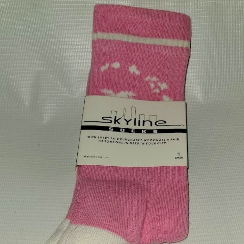 Skyline Socks Hawaii White and Pink with Hawaii and Palm on socks NEW